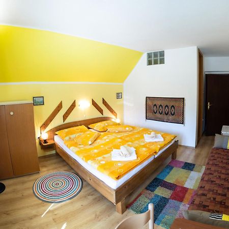 Apartments And Rooms Razen 博希尼 外观 照片