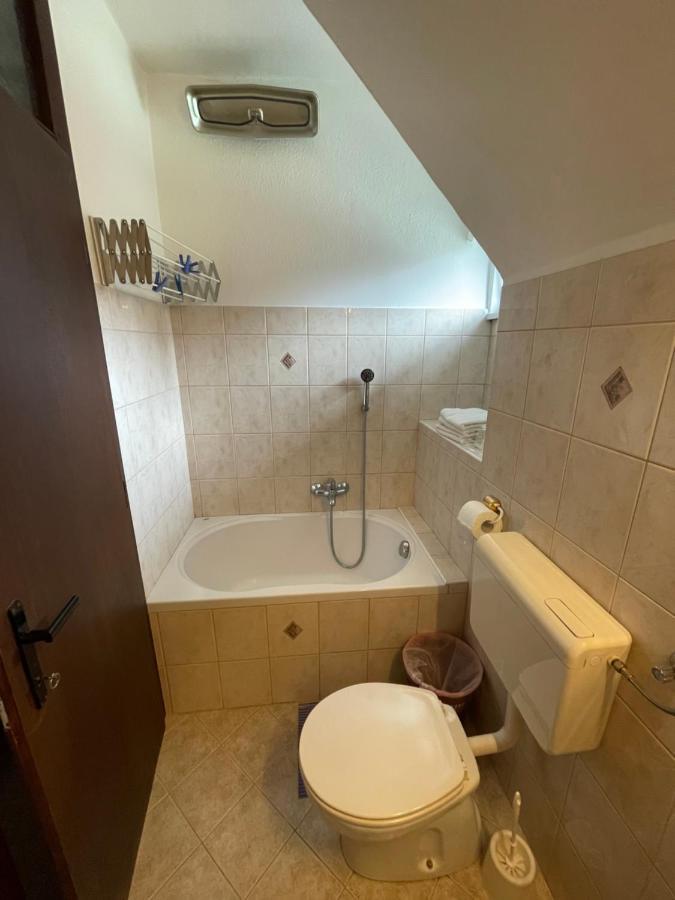 Apartments And Rooms Razen 博希尼 外观 照片