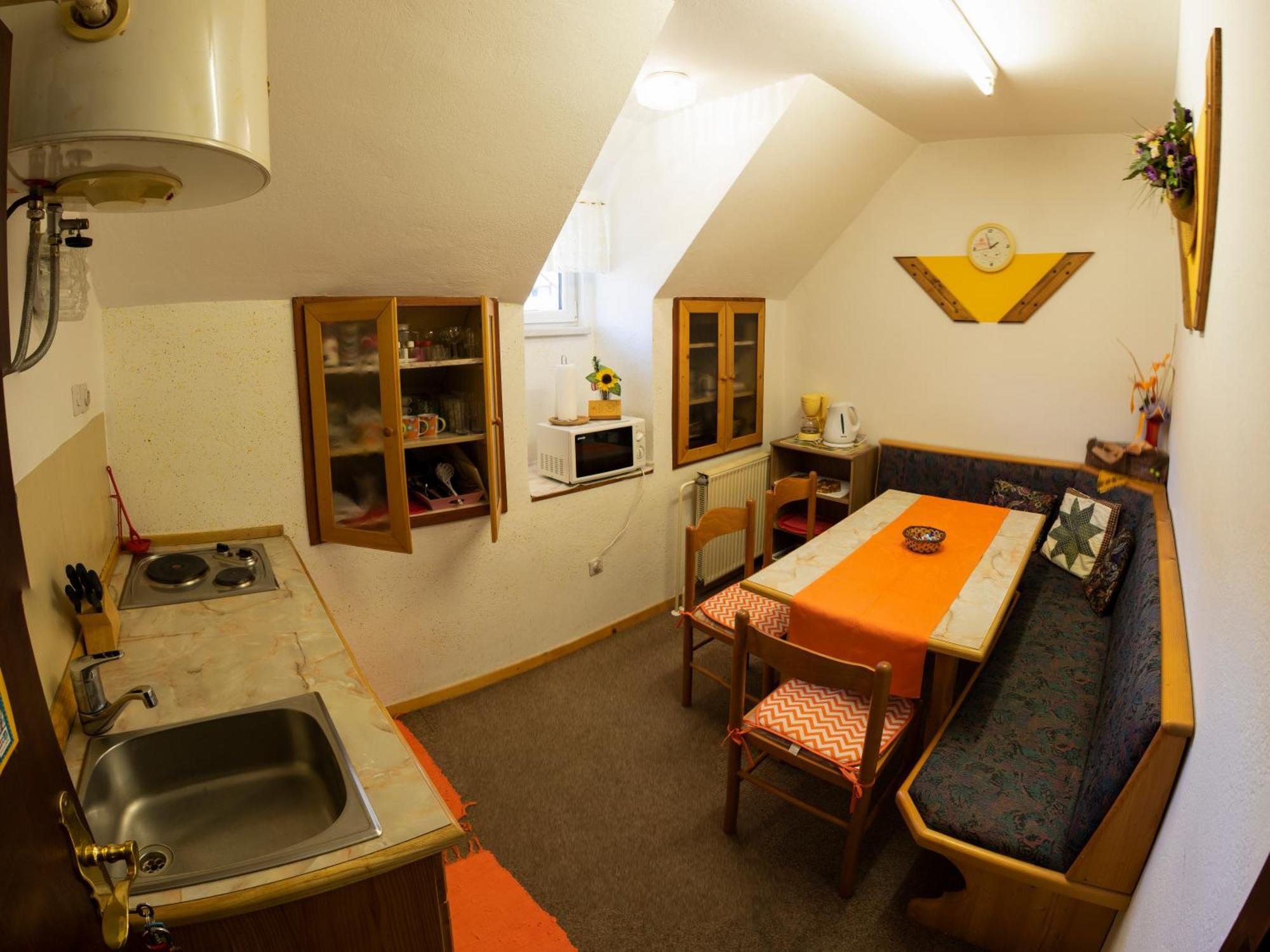 Apartments And Rooms Razen 博希尼 外观 照片